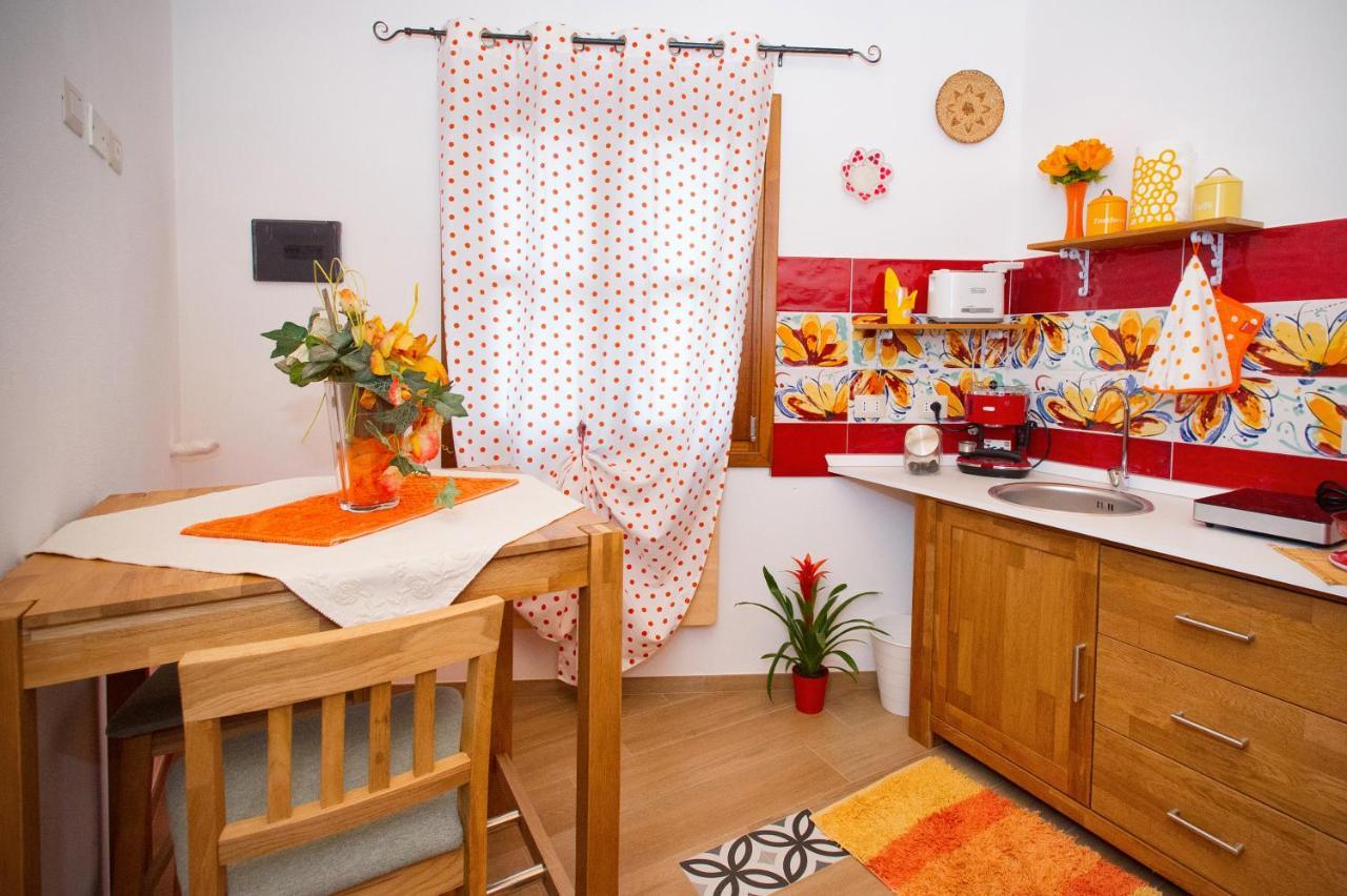 Holiday Room Sa Tebia Ористано Екстер'єр фото